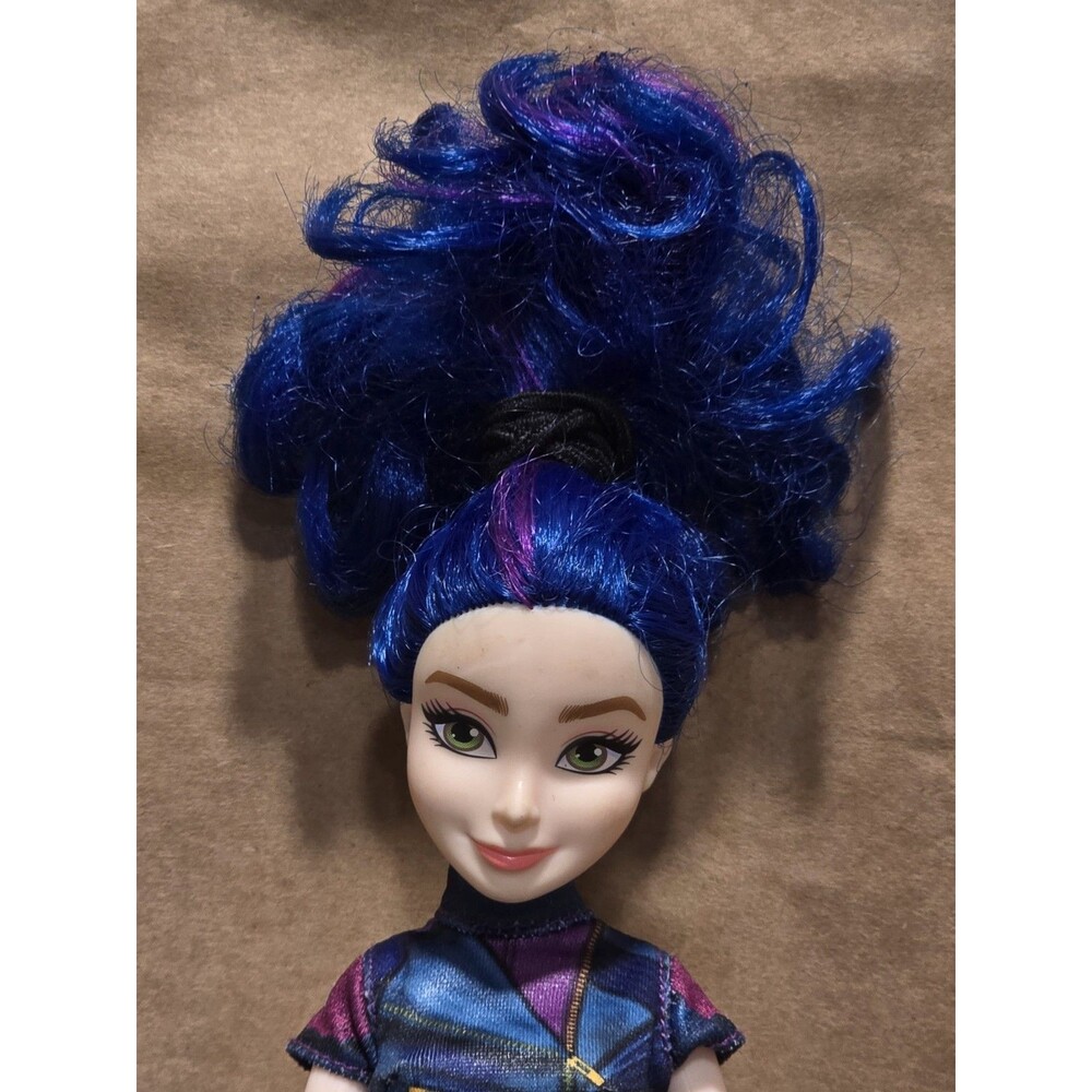 Disney Descendants Doll Mal, Daughter of Maleficent Season 3